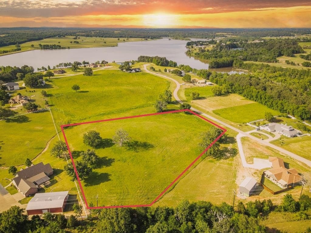 4.11 acres in Henderson County gallery image 2