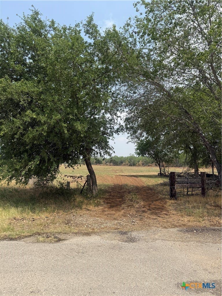 11.5 acres in Wilson County - photo 2