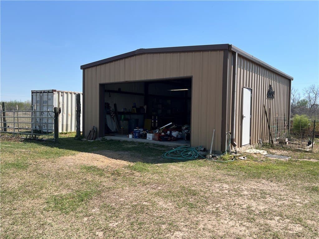 10 acres in Goliad County - photo 11