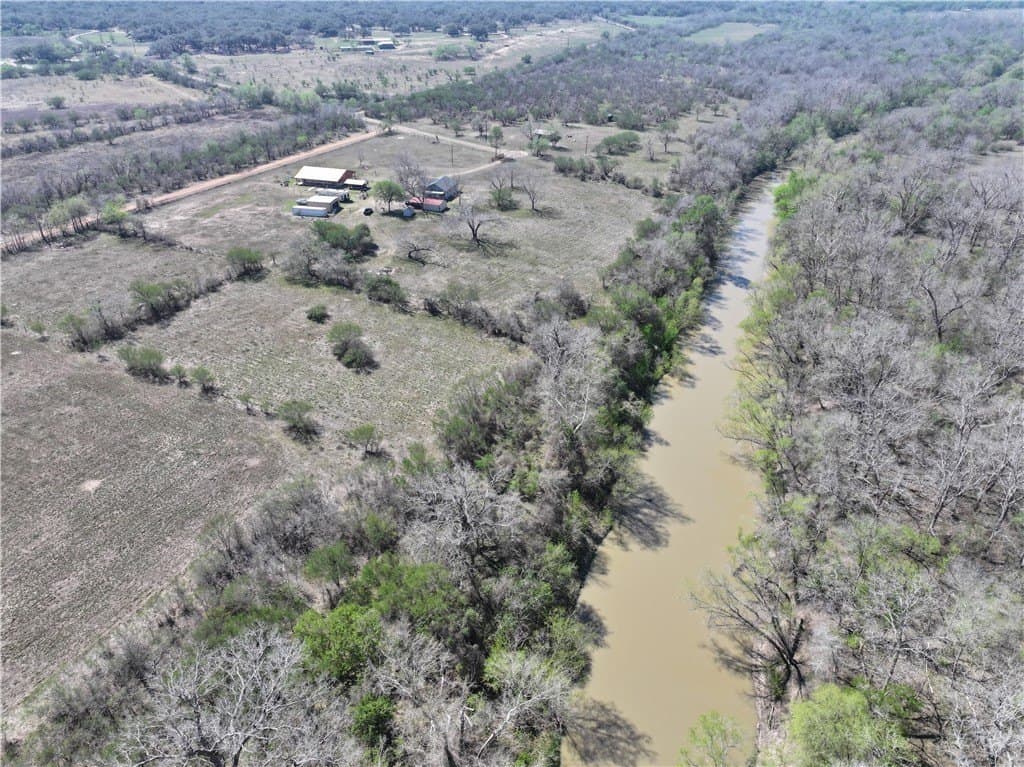 10 acres in Goliad County - photo 13