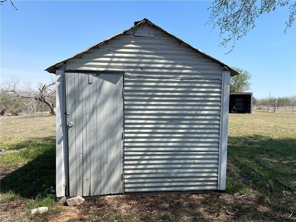 10 acres in Goliad County - photo 12