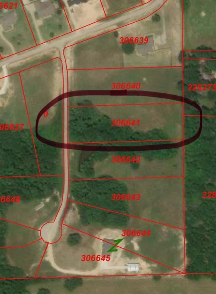 2.03 acres in Henderson County gallery image 3