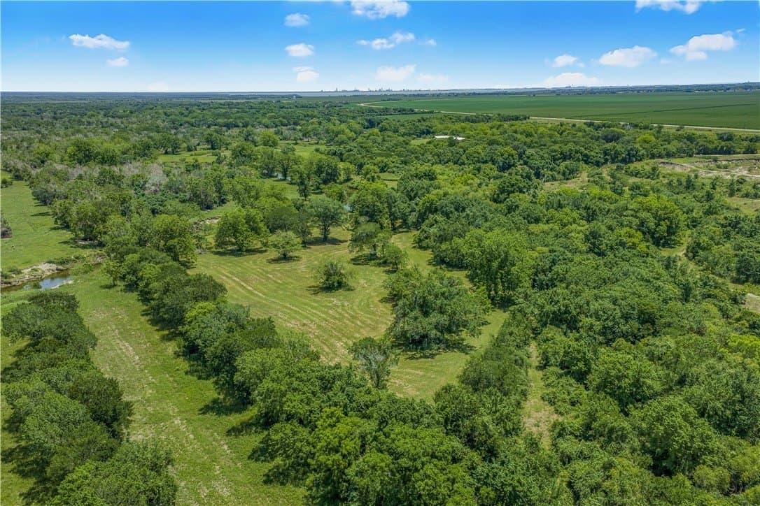 13.62 acres in Victoria County - photo 42