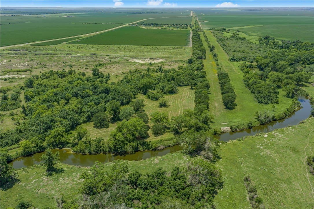 13.62 acres in Victoria County - photo 37