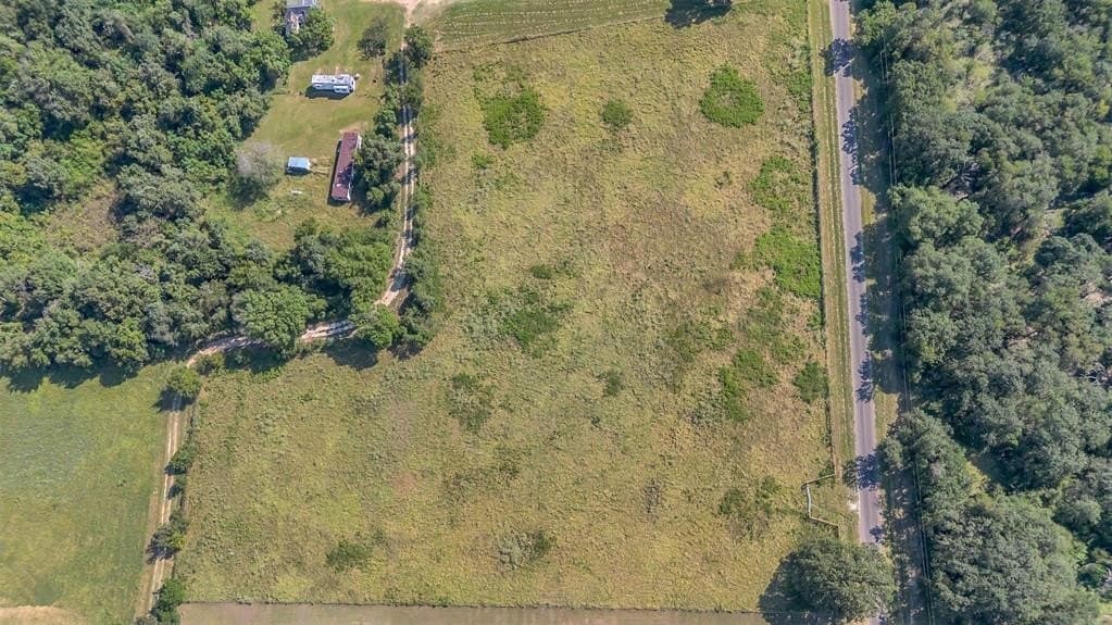 5 acres in Robertson County