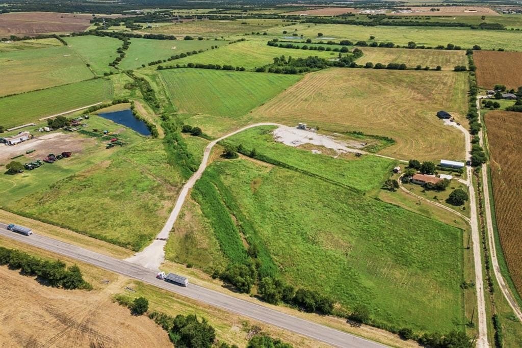 48.8 acres in Johnson County