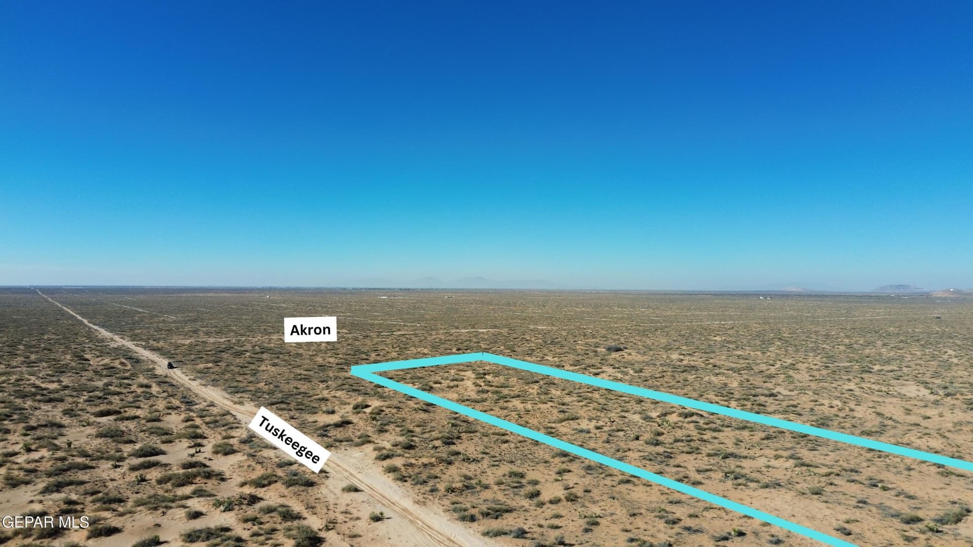 1.65 acres in El Paso County gallery image 3