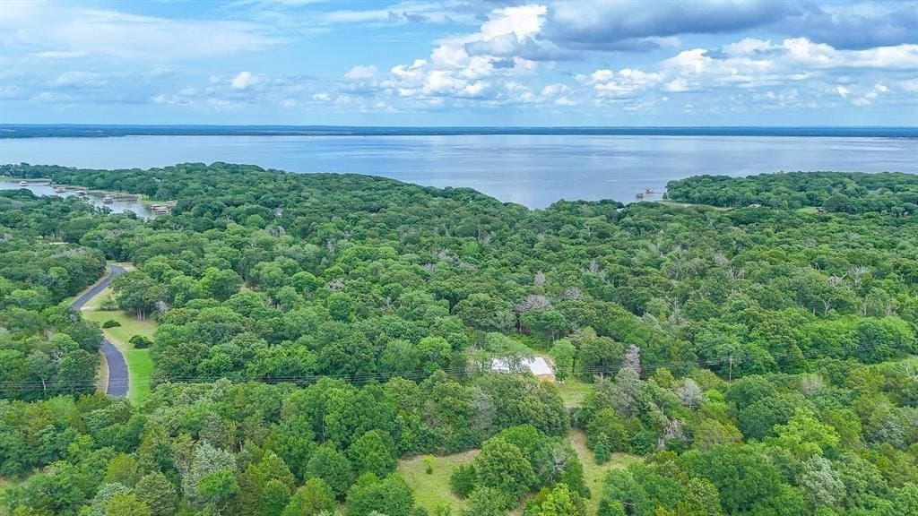1.1 acres in Freestone County gallery image 2