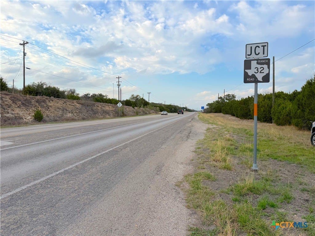 23.87 acres in Comal County - photo 8