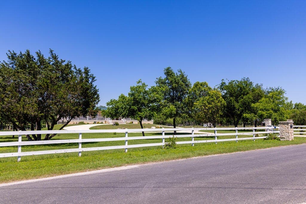 3.81 acres in Kerr County - photo 31