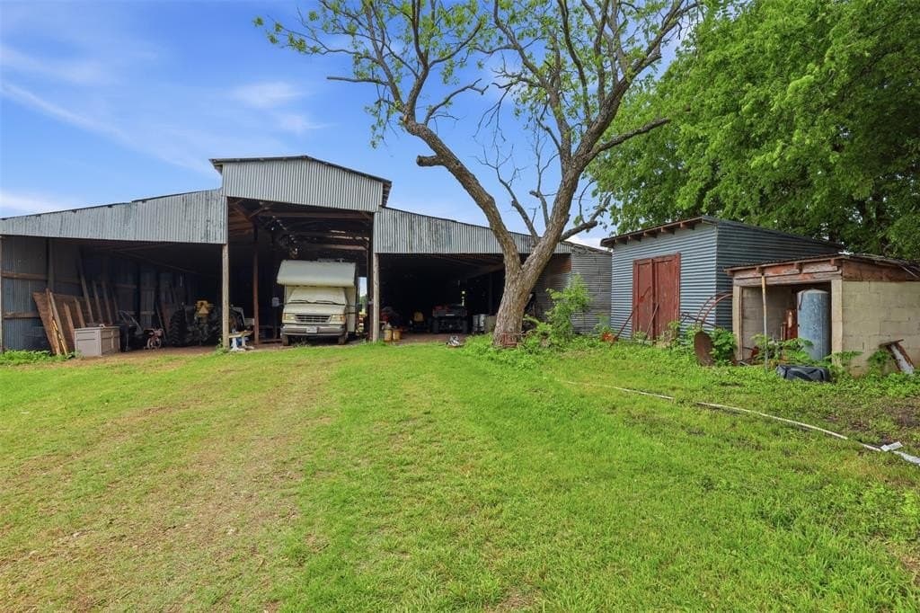 8.9 acres in Johnson County gallery image 3