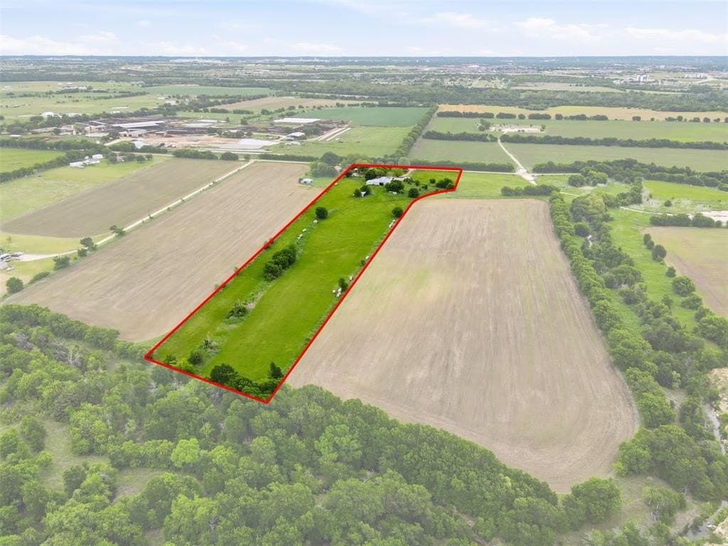 8.9 acres in Johnson County gallery image 2
