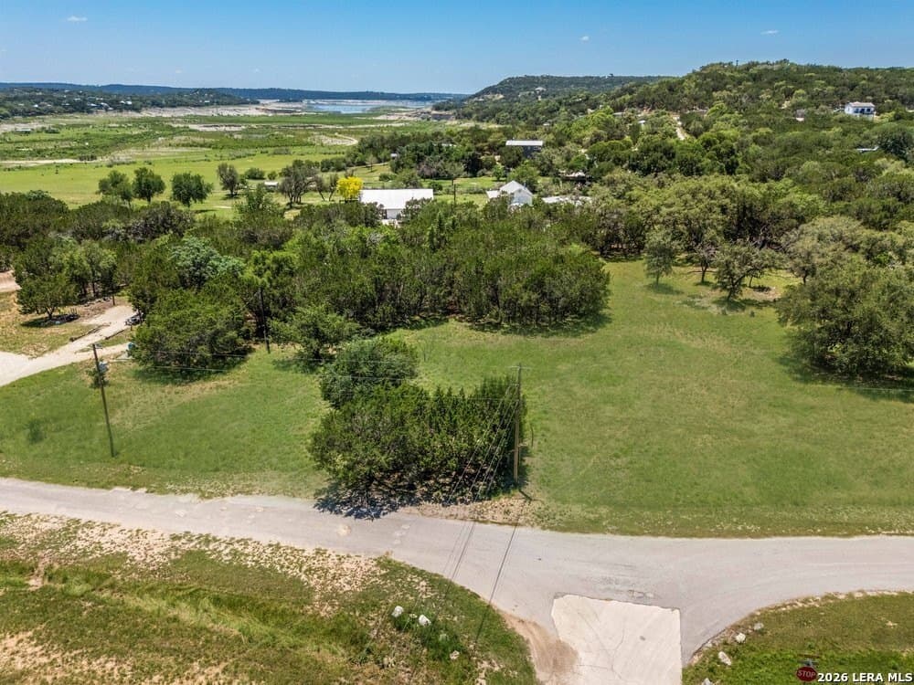 0.53 acres in Bandera County gallery image 3