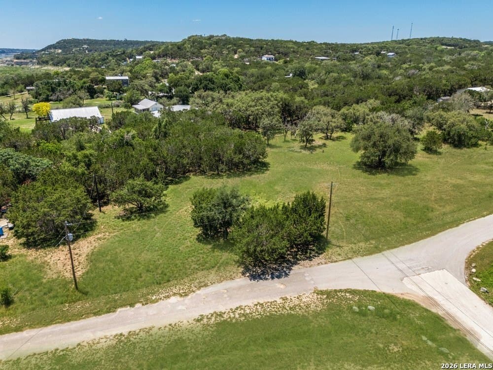 0.53 acres in Bandera County gallery image 4
