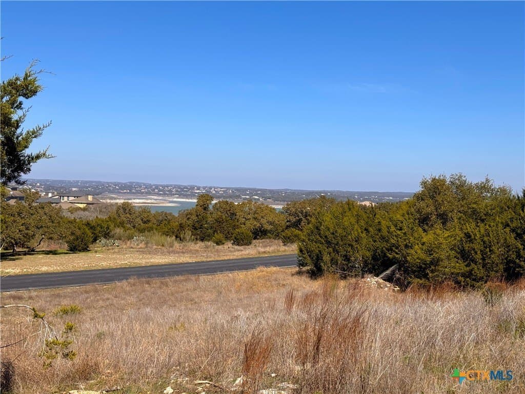 0.94 acres in Comal County - photo 15