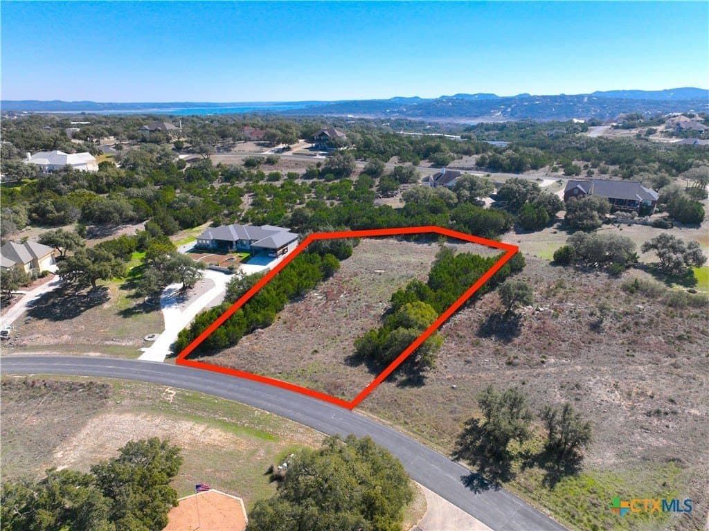 0.94 acres in Comal County gallery image 2