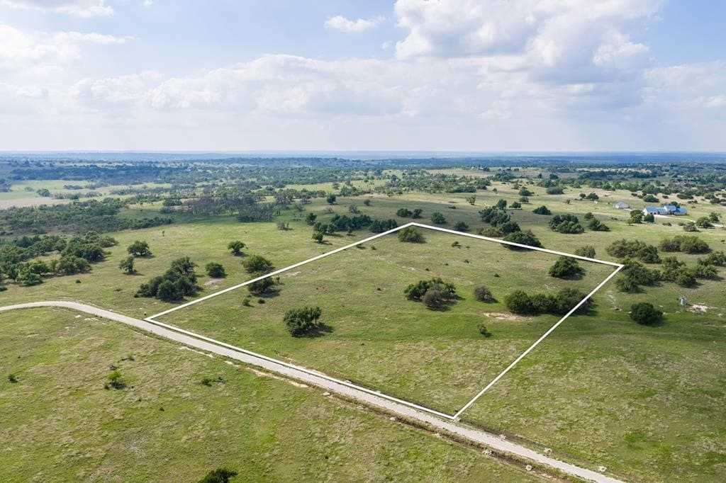 10 acres in Gillespie County