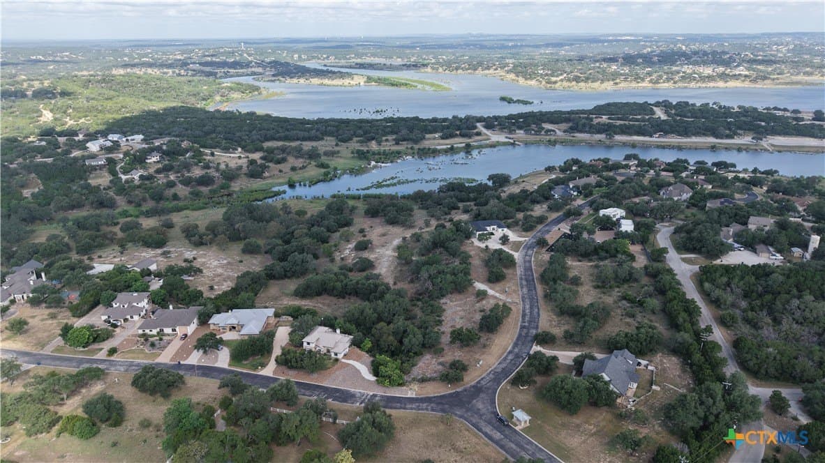 4.2 acres in Comal County - photo 2