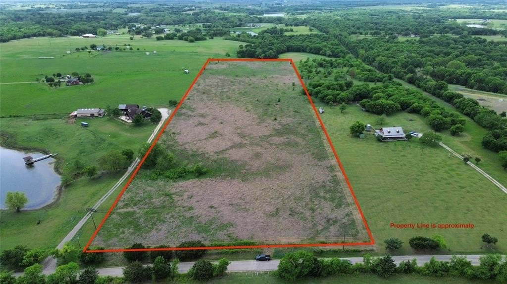 13.9 acres in Ellis County