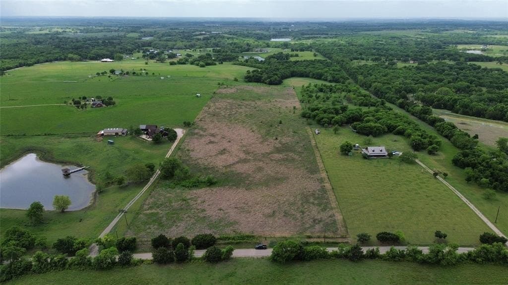 13.9 acres in Ellis County gallery image 2