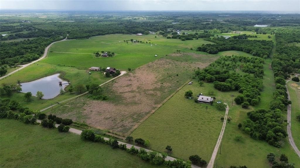 13.9 acres in Ellis County gallery image 3