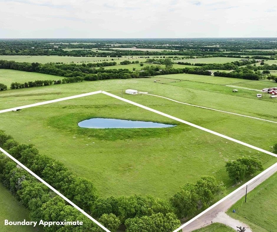 9 acres in Hunt County