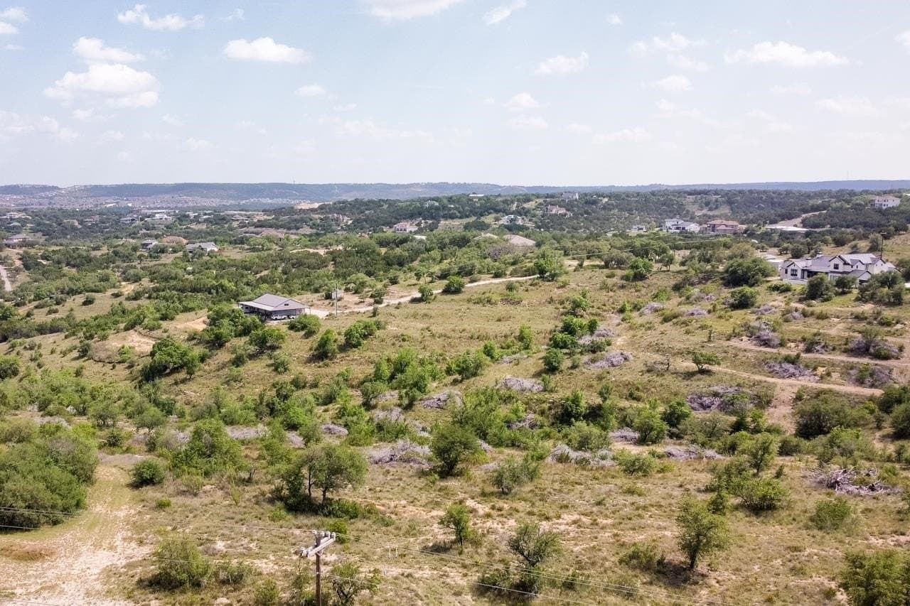 2 acres in Travis County gallery image 3