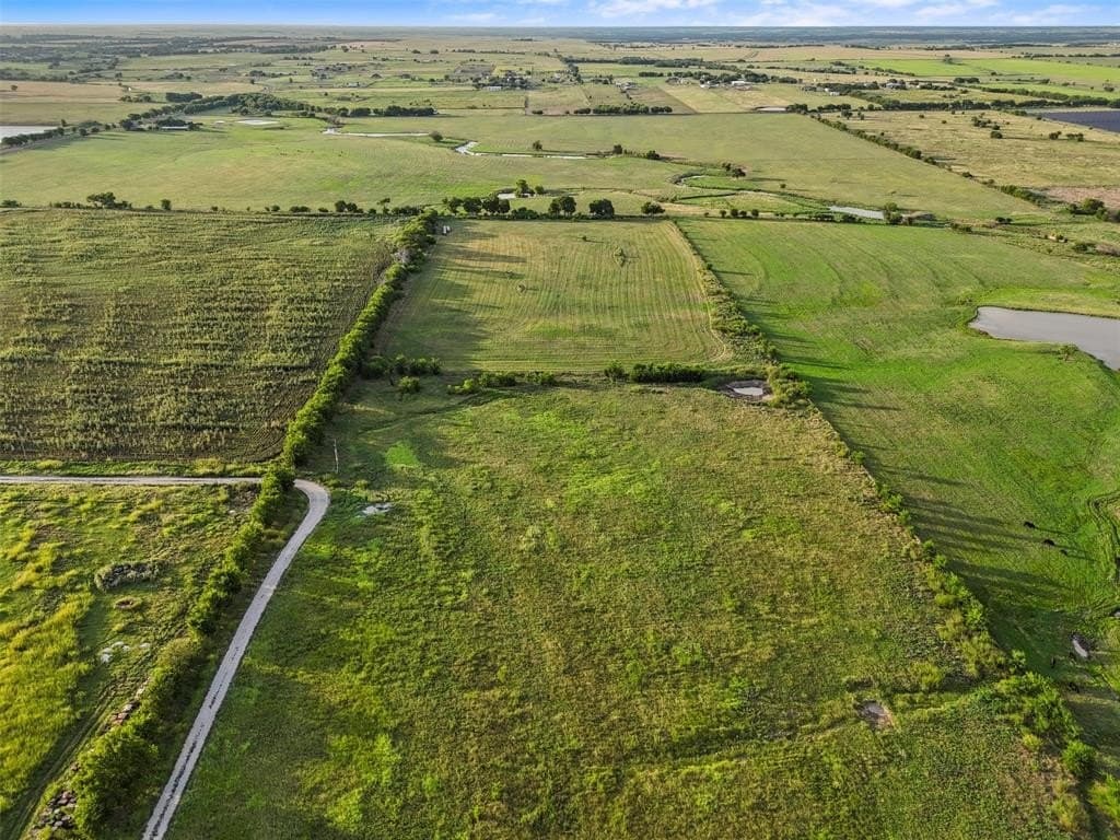 12.7 acres in Denton County gallery image 2