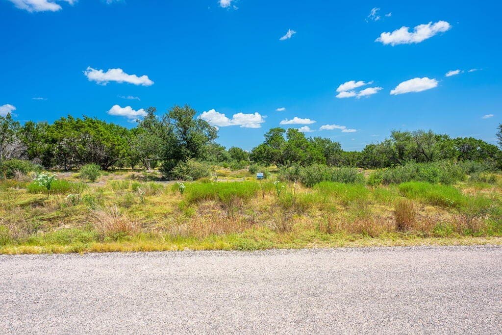 5.02 acres in Kerr County - photo 5