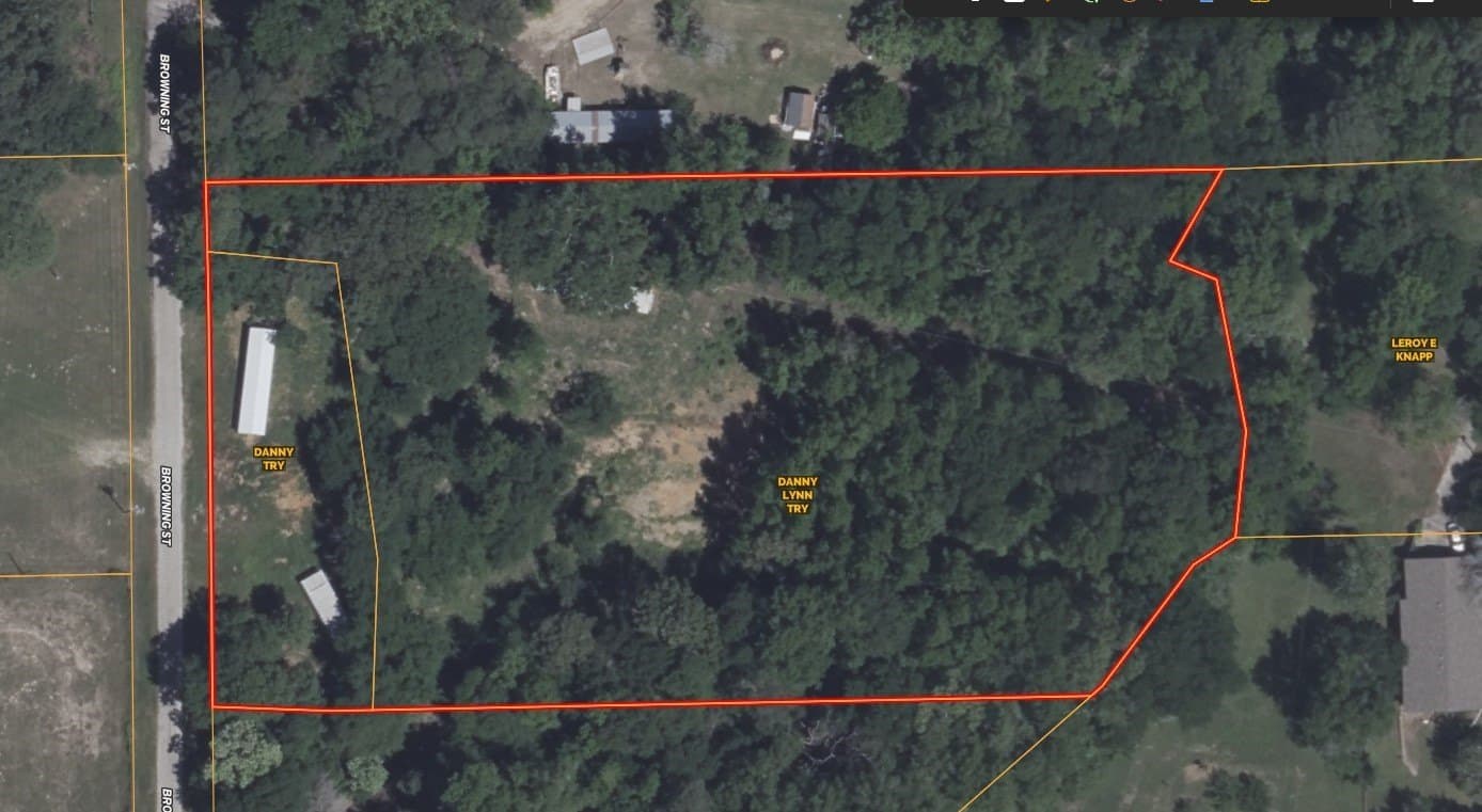 3 acres in Henderson County