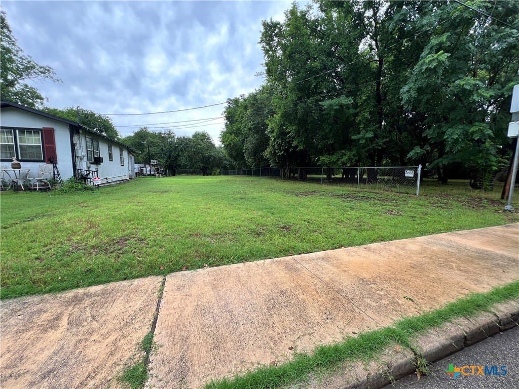 0.16 acres in Hays County gallery image 3