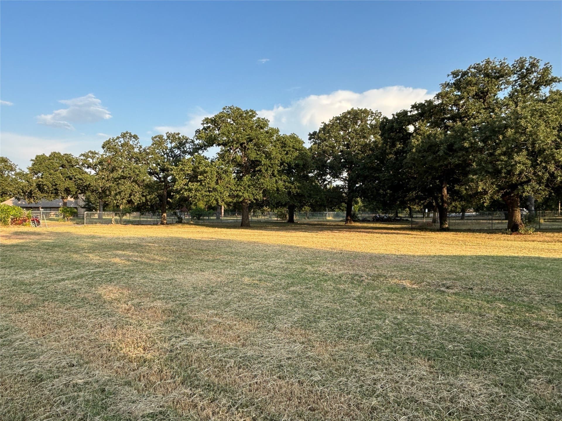 1.43 acres in Tarrant County - photo 3