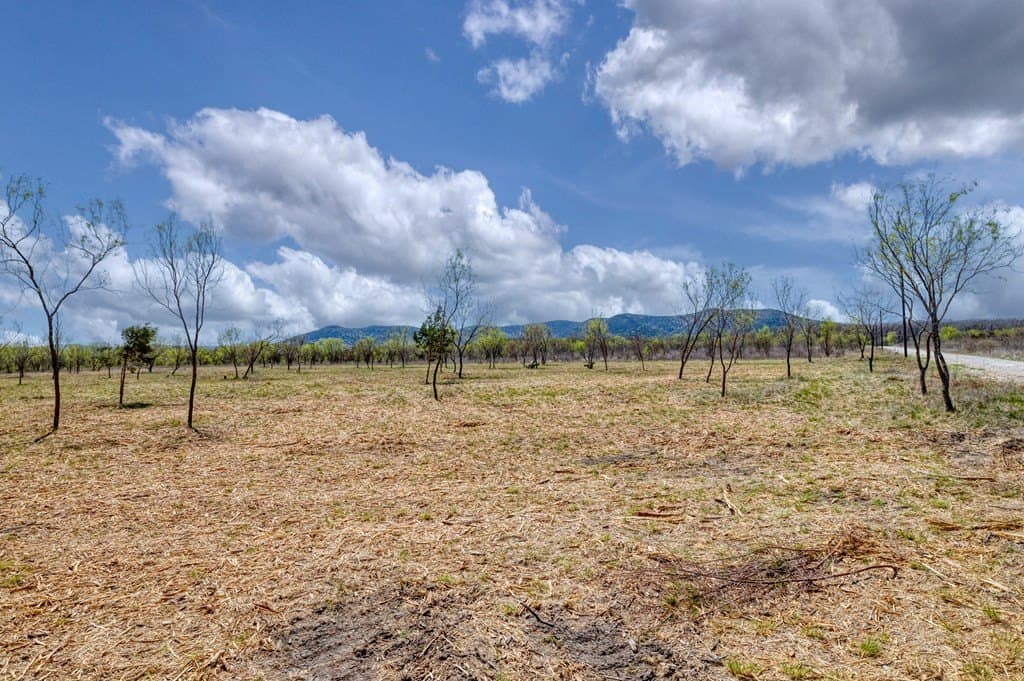 7 acres in Real County - photo 58