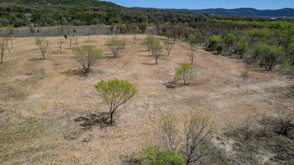7 acres in Real County - photo 18
