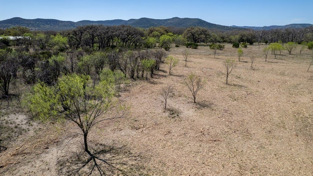 7 acres in Real County - photo 14