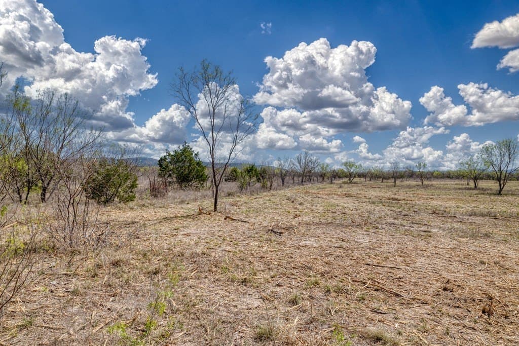 7 acres in Real County - photo 47