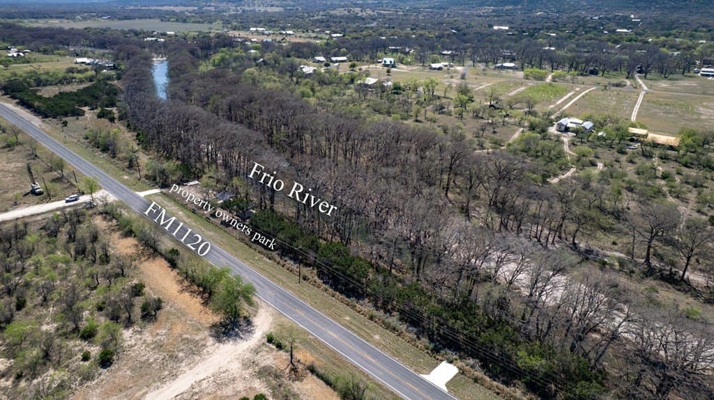 7 acres in Real County featured view