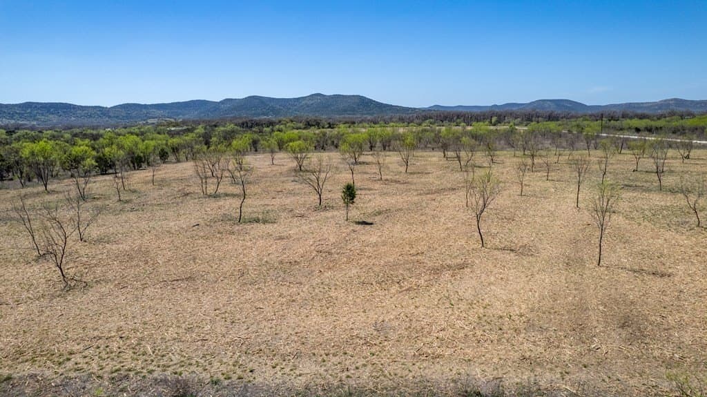 7 acres in Real County - photo 34