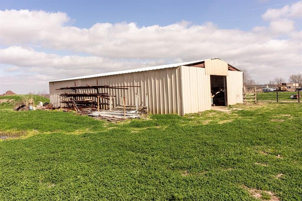 5 acres in Kaufman County gallery image 4