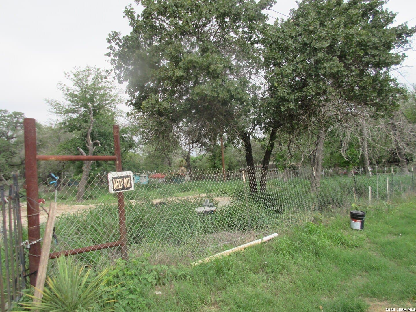 0.96 acres in Bexar County gallery image 4
