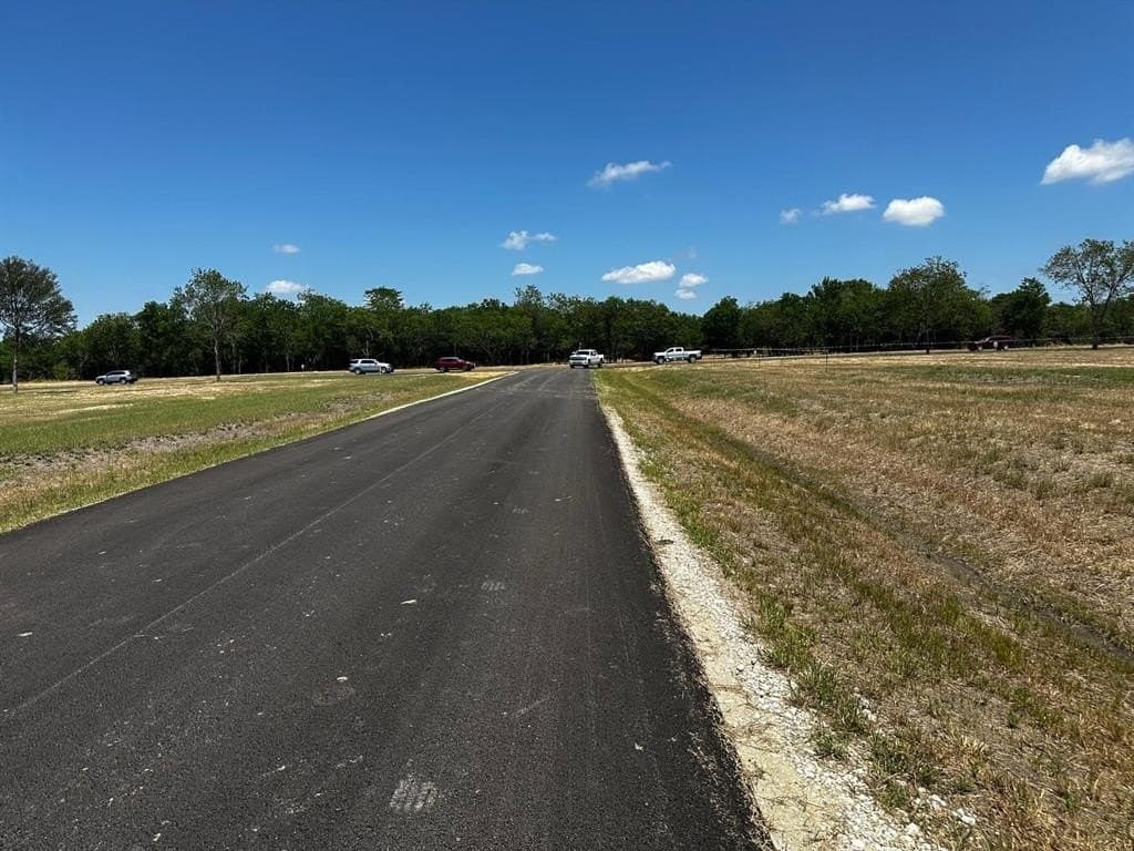 1.01 acres in Navarro County gallery image 3