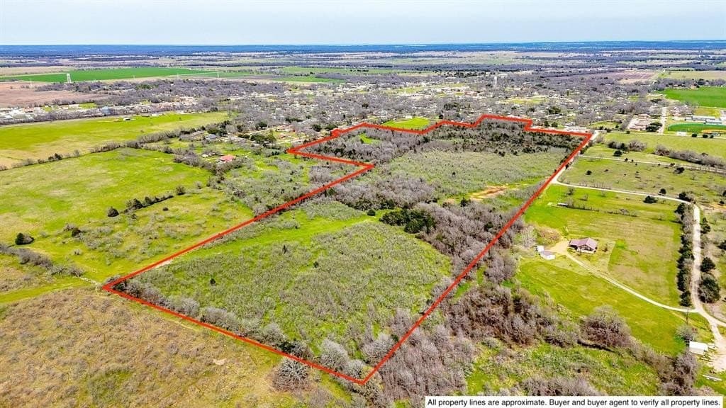 71.04 acres in Navarro County gallery image 2