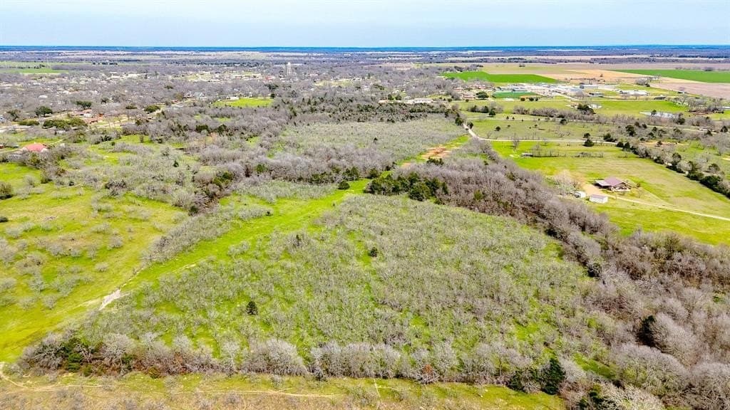 71.04 acres in Navarro County