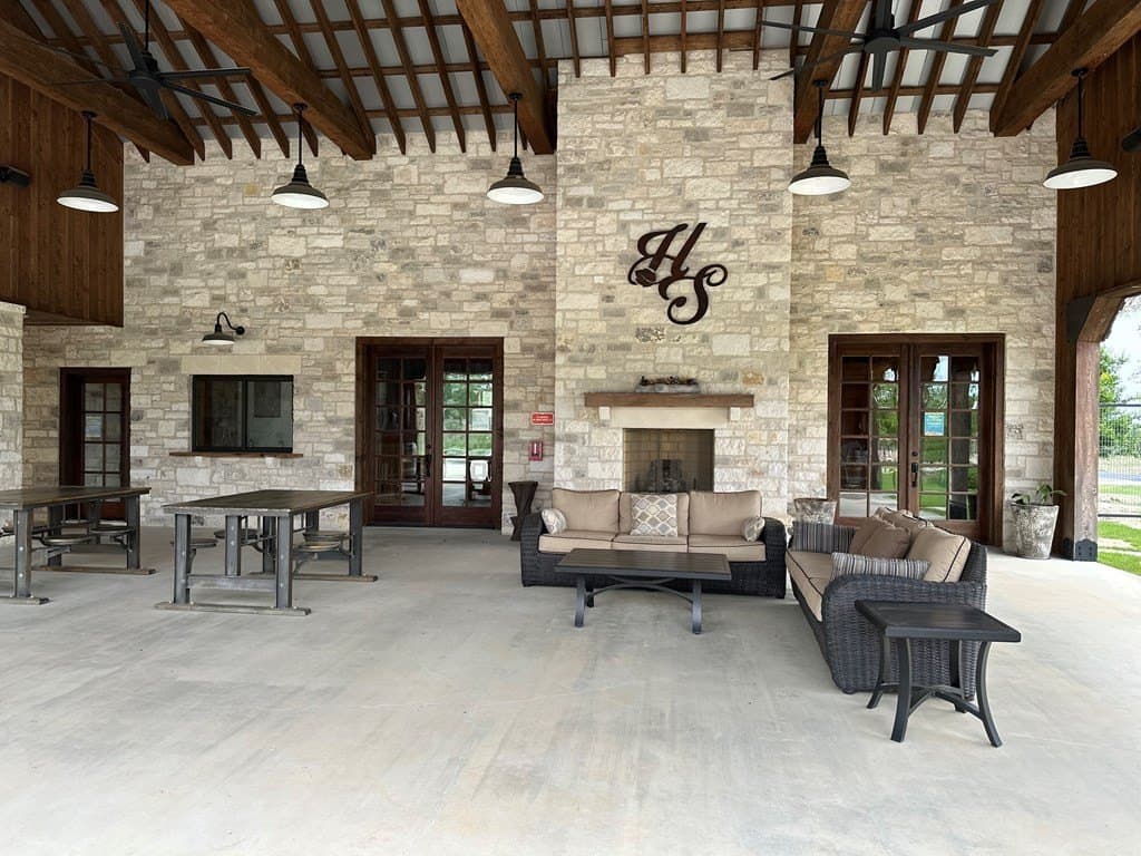 5.7 acres in Kerr County gallery image 4