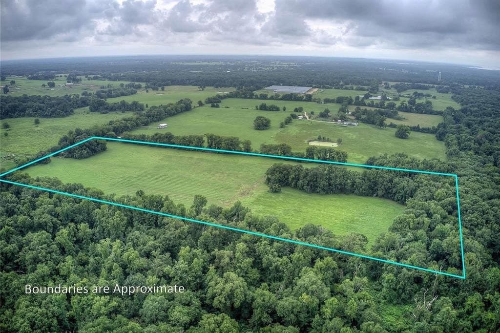 25 acres in Hopkins County
