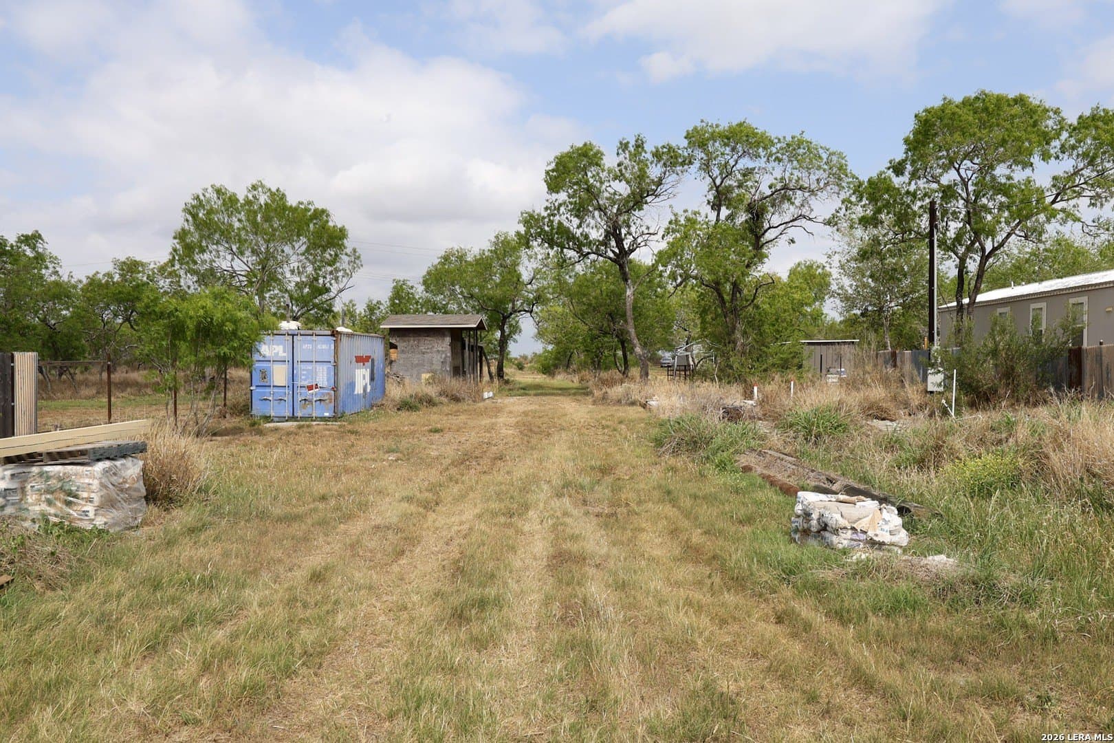 1.07 acres in Wilson County gallery image 2