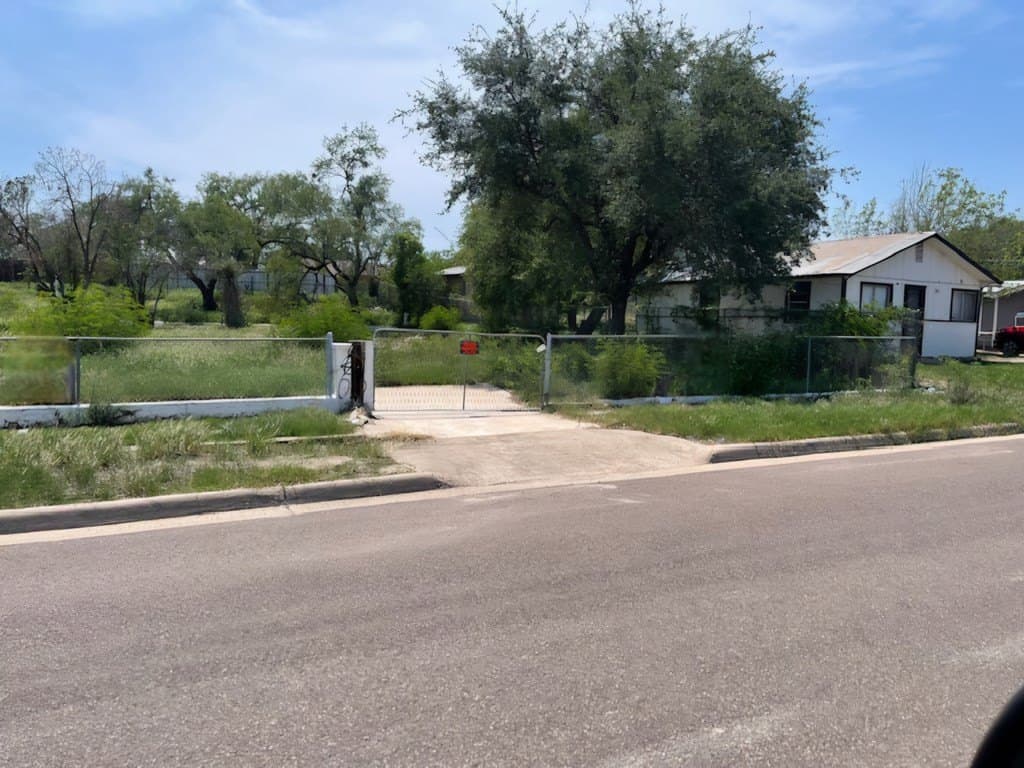 0.16 acres in Maverick County gallery image 3