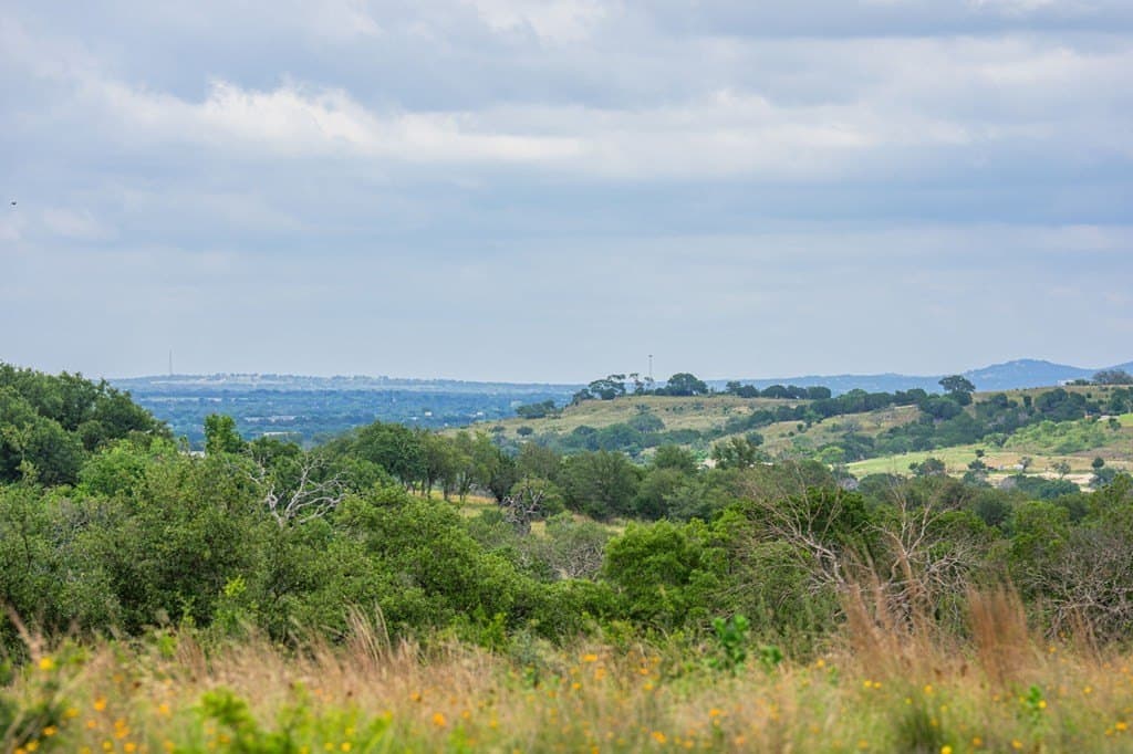 5.01 acres in Kerr County gallery image 2