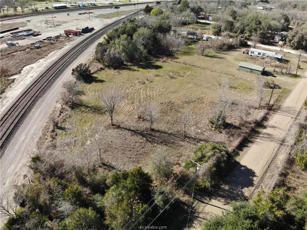1.75 acres in Burleson County gallery image 3