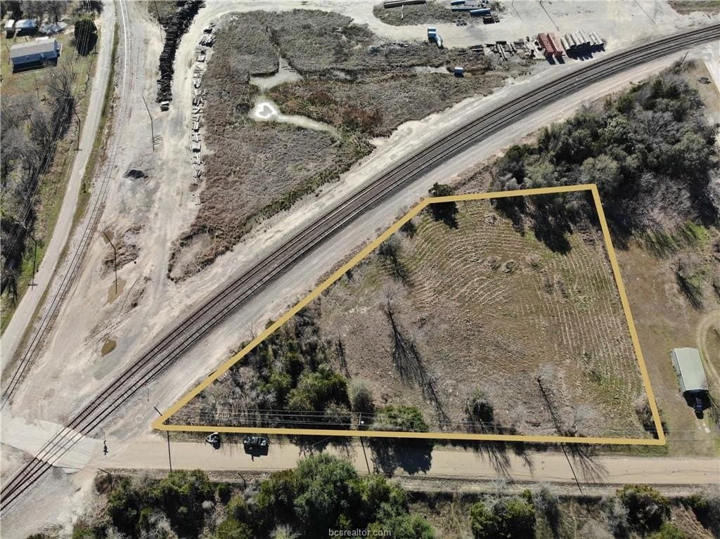 1.75 acres in Burleson County gallery image 2